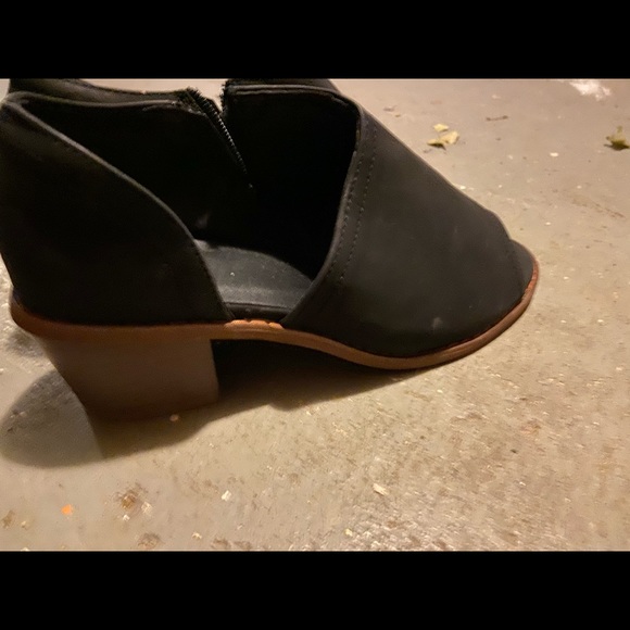 Shoes - Suede booties